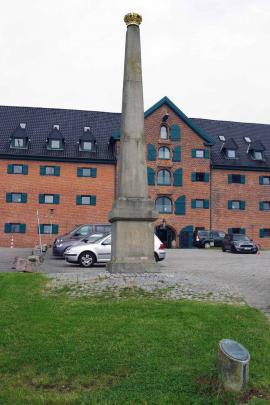 Obelisk at the entrance to the Kiel Canal